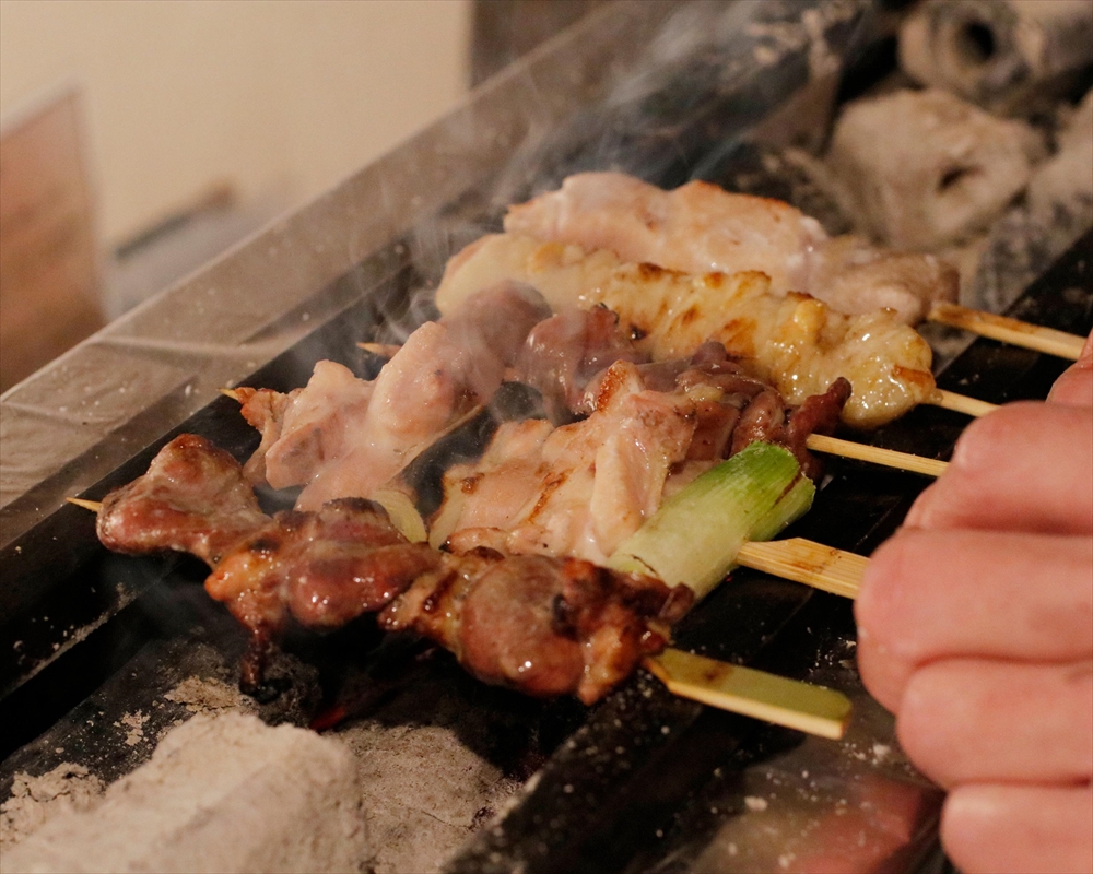 備長炭で炙る絶品炭火串焼き